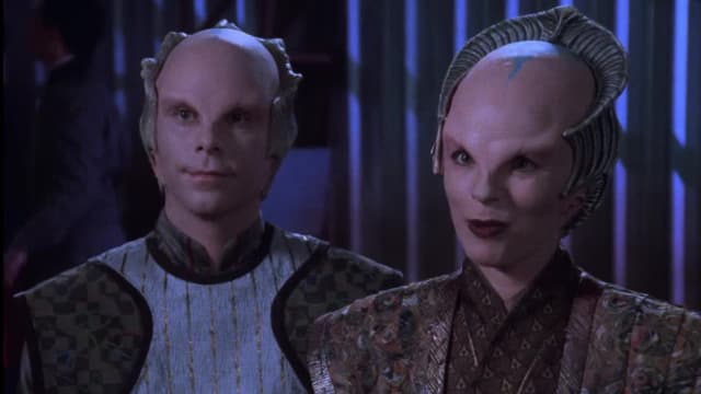 S01:E15 - Grail