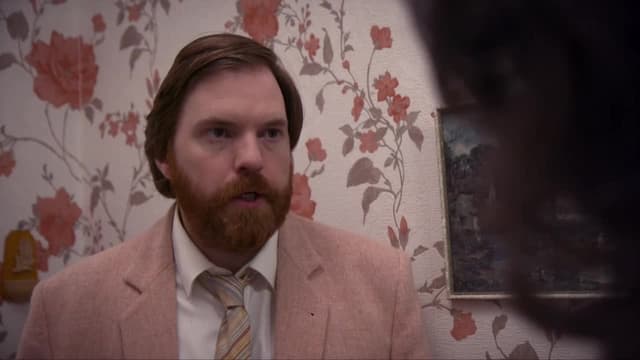 S02:E03 - The Salon