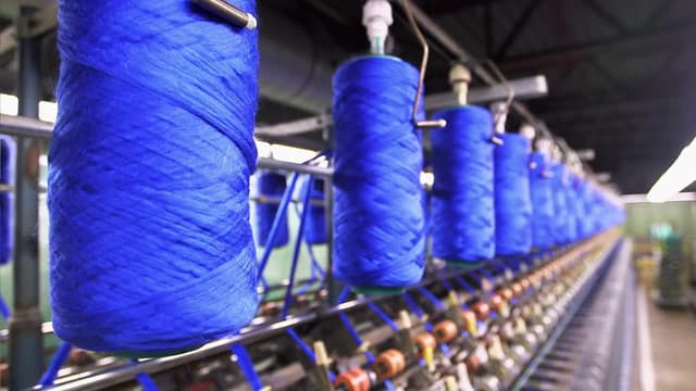 S01:E04 - It’s Hip to Knit