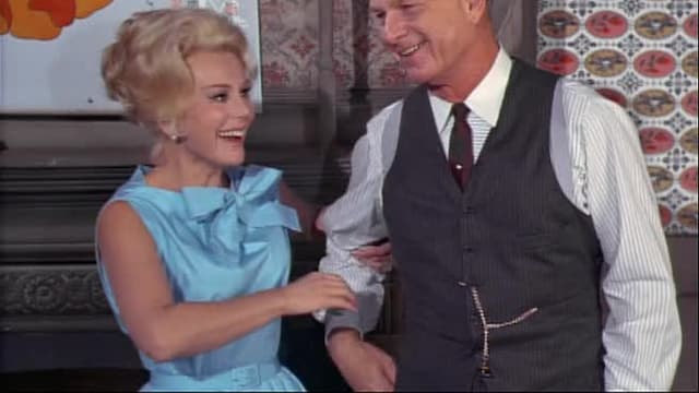 S01:E06 - Furniture, Who's Got the Furniture?