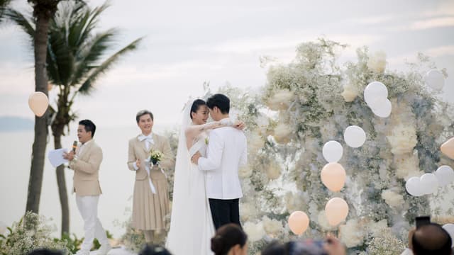 S01:E04 - Seaside Serenades