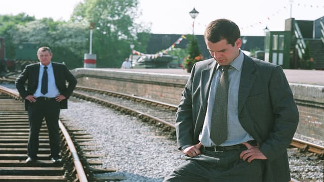 S08:E01 - Things That Go Bump in the Night