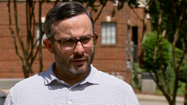 S12:E08 - Face to Face