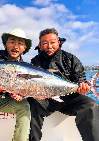 S01:E05 - Two Sushi Chefs Catch and Prepare Bluefin Tuna poster