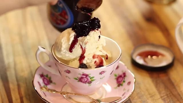 S04:E09 - Popular Desserts / Unexpected Ice Cream Flavors