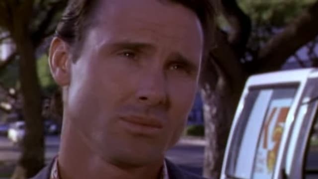 S01:E10 - Truth, Lies and Rock 'N' Roll