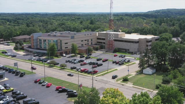 S03:E01 - William Zelenski