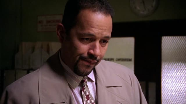 S07:E11 - Bones of Contention