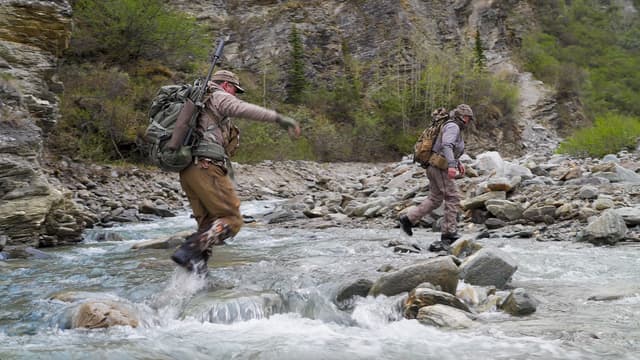 S13:E04 - Alaska Black Bear