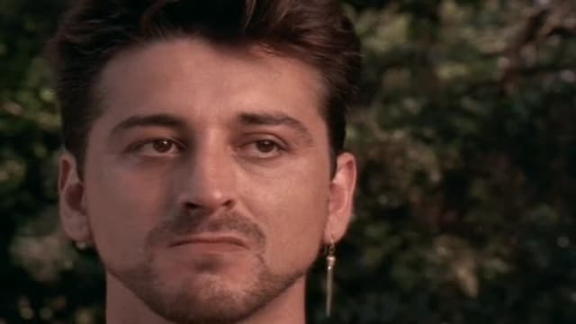 S03:E05 - The Kiss