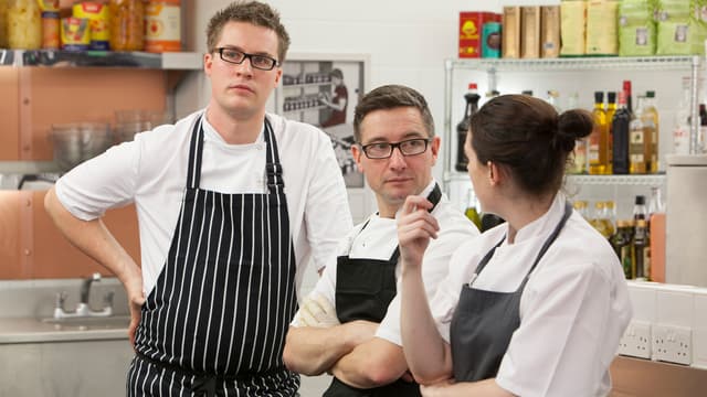 S10:E18 - Northern Ireland Main