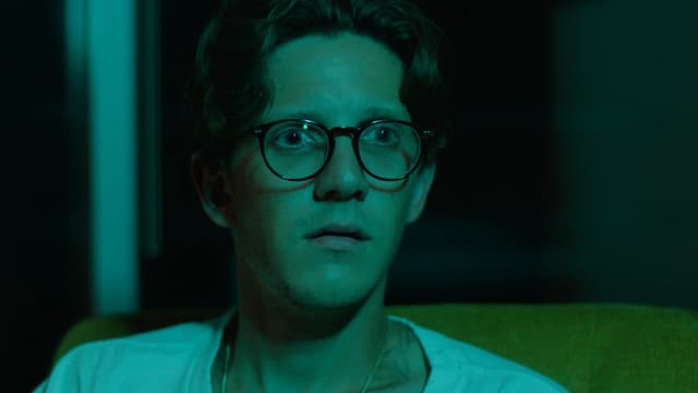 S01:E04 - There's a Netflix Sharing Password Bubble