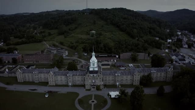 S02:E12 - Trans-Allegheny Lunatic Asylum