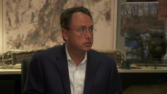 S01:E03 - Looking Down