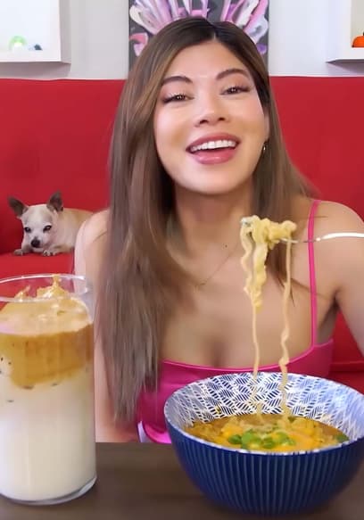 S01:E02 - Viral Frothy Coffee & Every Top Rated Instant Noodle Mixed Together poster