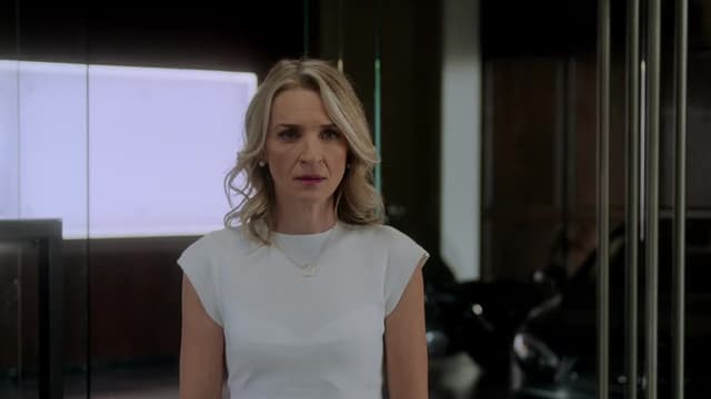 S01:E07 - Refraction