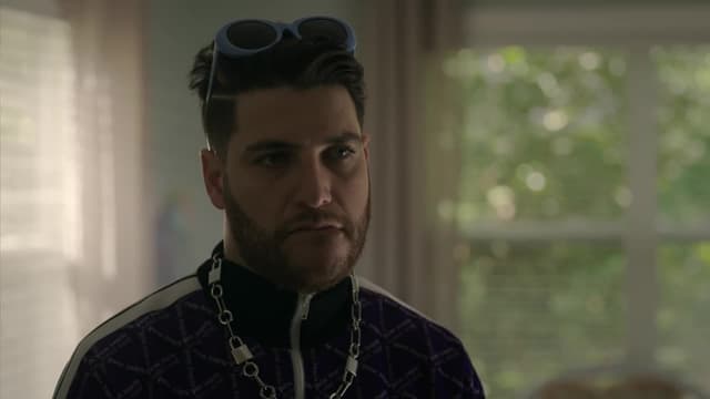 S01:E01 - A Gangster Way to Start Your Day