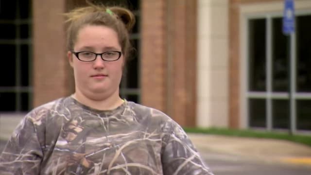 S04:E01 - 3 Generations and 1 Pork Rind