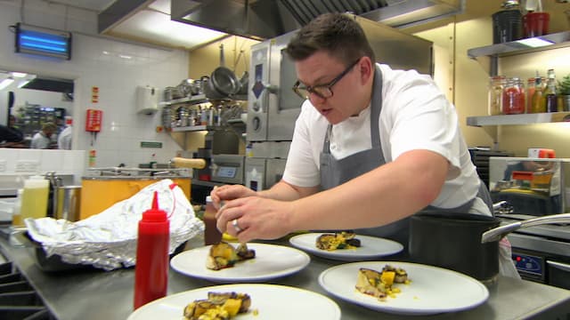 S12:E43 - Finals Main