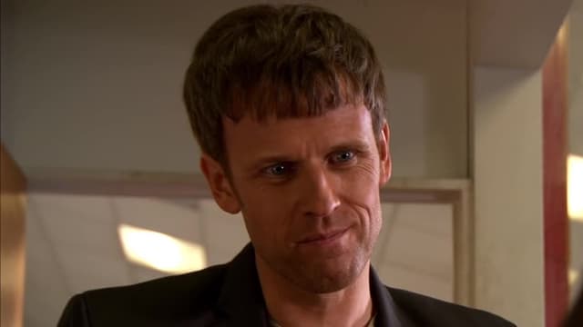 S04:E07 - What a Difference a Frock Makes
