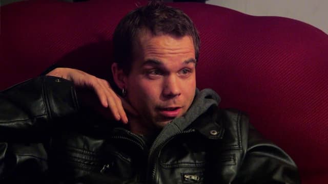 S01:E03 - I'm Amish, What Are You?