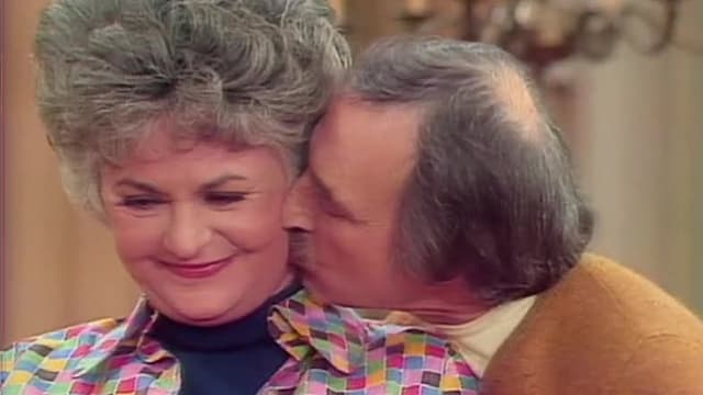 S03:E320 - Mrs. Naugatuck in Love