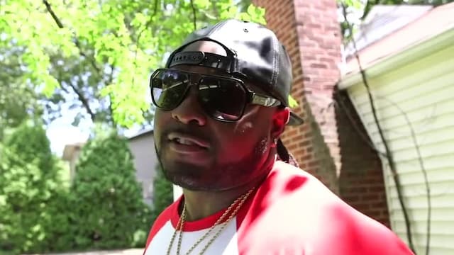 S01:E01 - 6 Months to Live