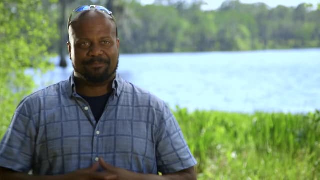 S13:E12 - Living Room at Blog Cabin 2016