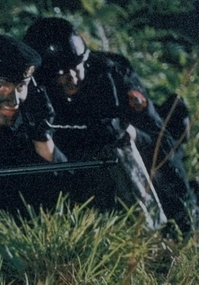 S01:E02 - Los marines reales holandeses: el terror ataca dos veces poster