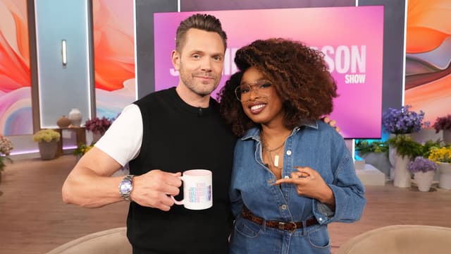 T04:C115 - S04:E115 - Joel McHale/Carlos Cruz