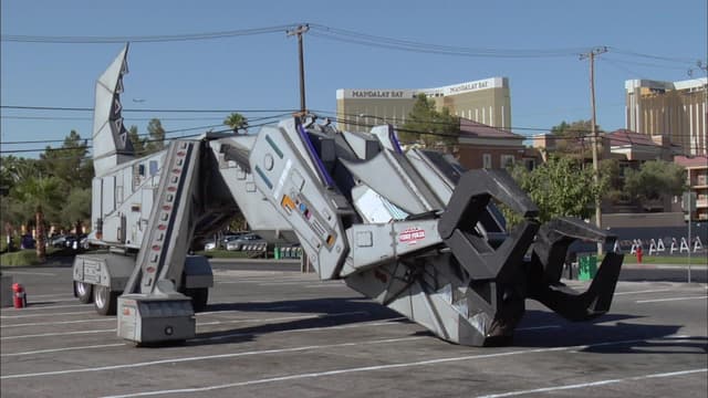 S01:E17 - Mega Machines and Thrill Rides