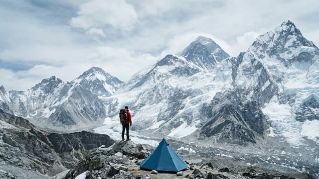 S01:E04 - Silent Steps to Everest