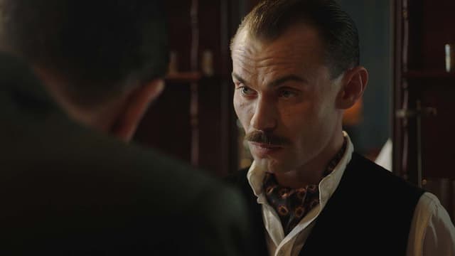 S01:E07 - Betrayal