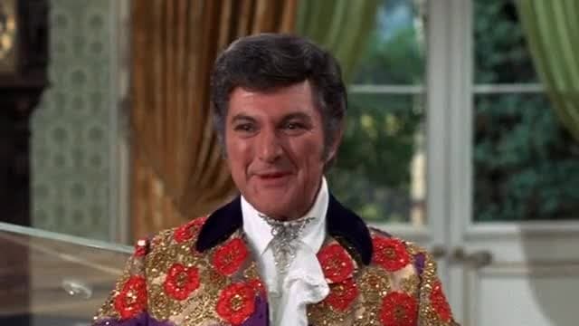 S02:E16 - Lucy and Liberace