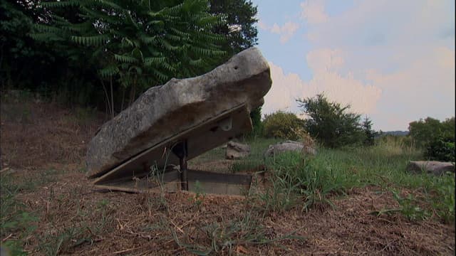 S15:E30 - Secret Underground