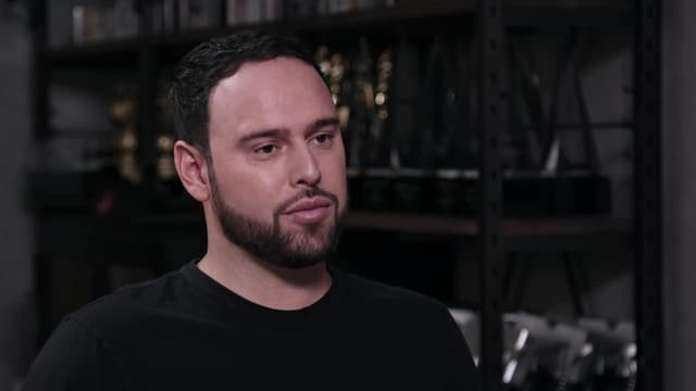 S01:E17 - How Scooter Braun Went From Promoting Parties to Building an Entertainment Empire