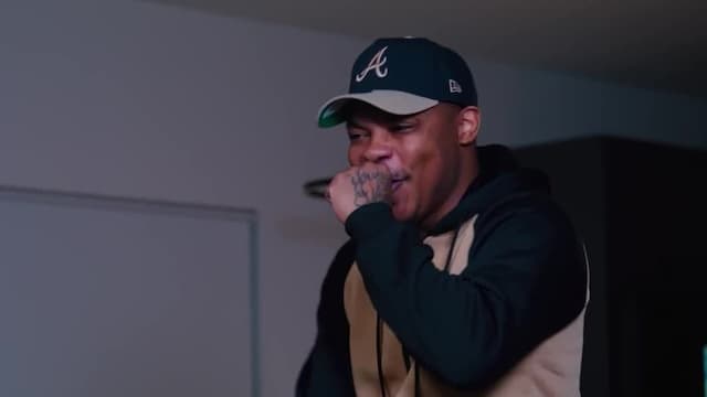 S01:E04 - Standing on Business