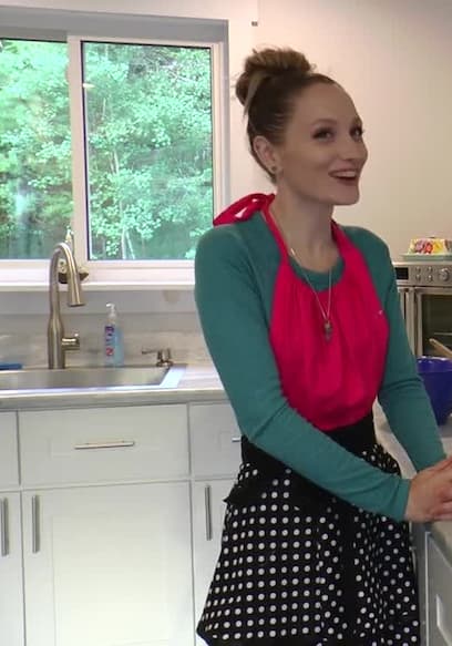 S01:E01 - Baking Cookies With Haylee poster