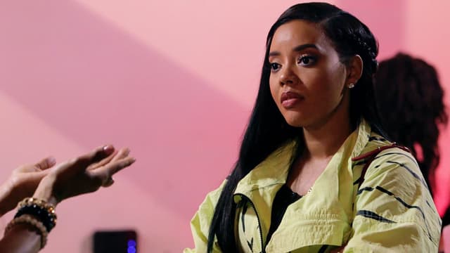 S03:E08 - Count Your Blessings