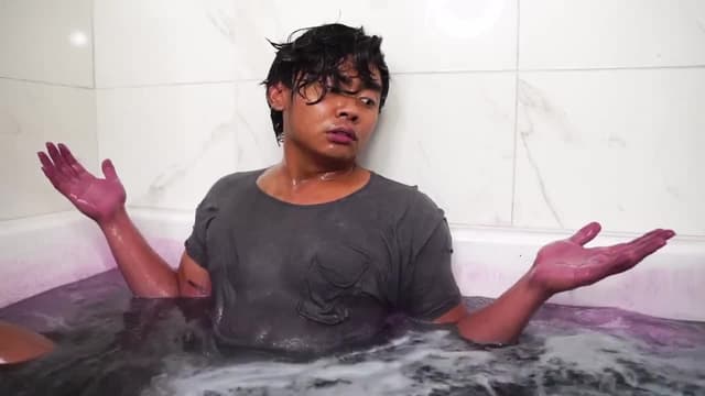 S03:E03 - Mad Mattr Bath Challenge / How to Make a Giant Black Bath Bomb