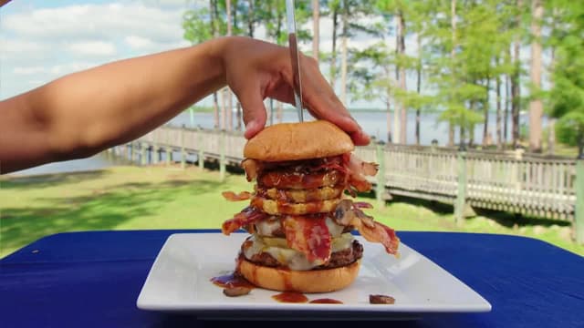 S12:E14 - Outdoor Eats