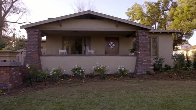 S02:E13 - 1927 Arts and Crafts Bungalow