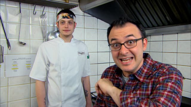 S03:E25 - Calabash, Chuck's Burger Bar, Sky Blue Sky