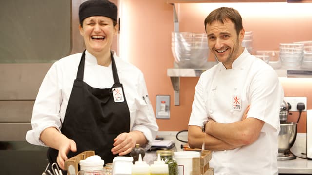 S08:E28 - North East Main