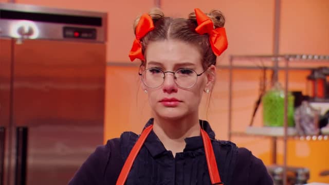 S08:E04 - Clowns vs. Zombies