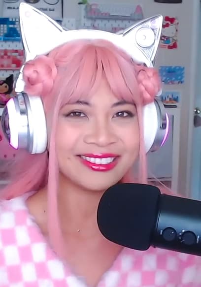S01:E10 - SugarStar Goes to Hello Kitty Cafe in Real Life! poster