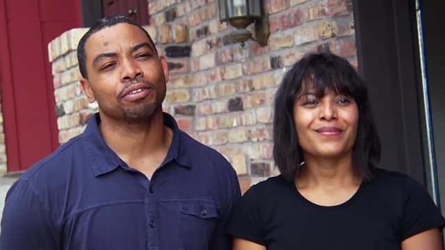 S04:E13 - Bathroom for Three