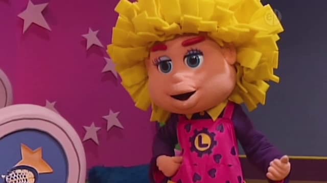 S02:E01 - Tis Better to Give