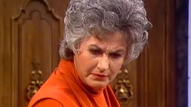 S02:E220 - Maude's Revolt