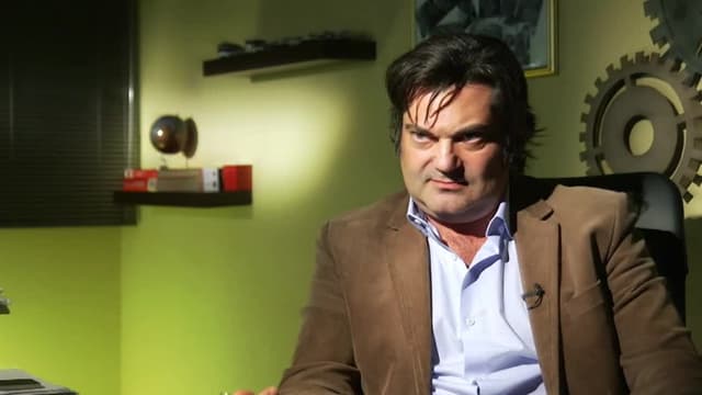 S05:E01 - Françoise Desnoue Case